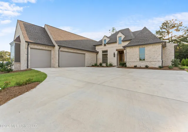 Homes for sale in Flowood, MS | 637 Big Valley Loop, Flowood, MS 39232 | MLS# 4155464