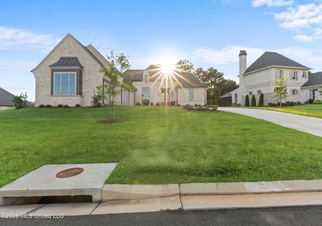 Homes for sale in Flowood, MS | 637 Big Valley Loop, Flowood, MS 39232 | MLS# 4155464