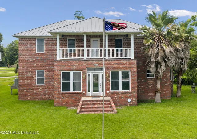 Homes for sale in Pascagoula, MS | 2211 Beach Blvd, Pascagoula, MS 39567 | MLS# 4155366