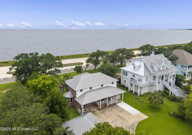 Homes for sale in Pascagoula, MS | 2211 Beach Blvd, Pascagoula, MS 39567 | MLS# 4155366