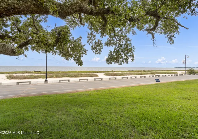 Homes for sale in Pascagoula, MS | 2211 Beach Blvd, Pascagoula, MS 39567 | MLS# 4155366