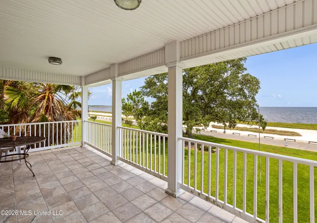 Homes for sale in Pascagoula, MS | 2211 Beach Blvd, Pascagoula, MS 39567 | MLS# 4155366