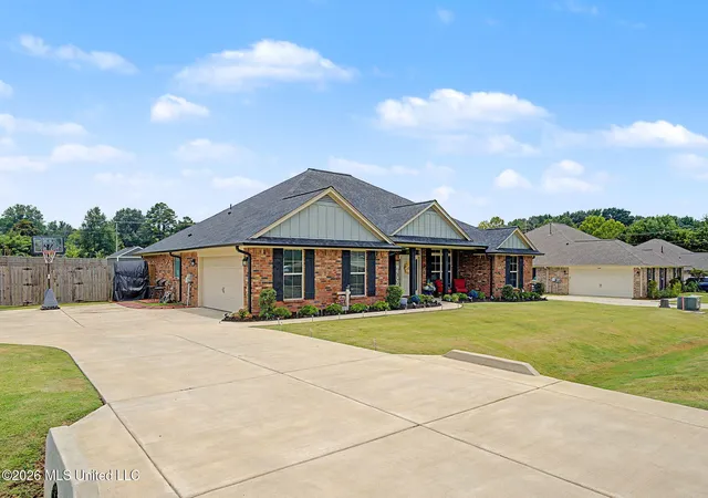 Homes for sale in Horn Lake, MS | 5933 Grove Ln, Horn Lake, MS 38637 | MLS# 4155508