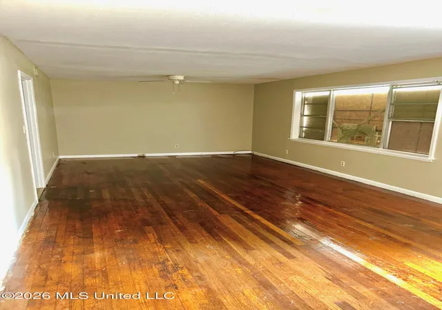 Photo 3 of Sale Pending at 427 Mcdowell Park Cir, Jackson, MS 39204 | MLS# 4155424 | Listing updated on 2026-09-14