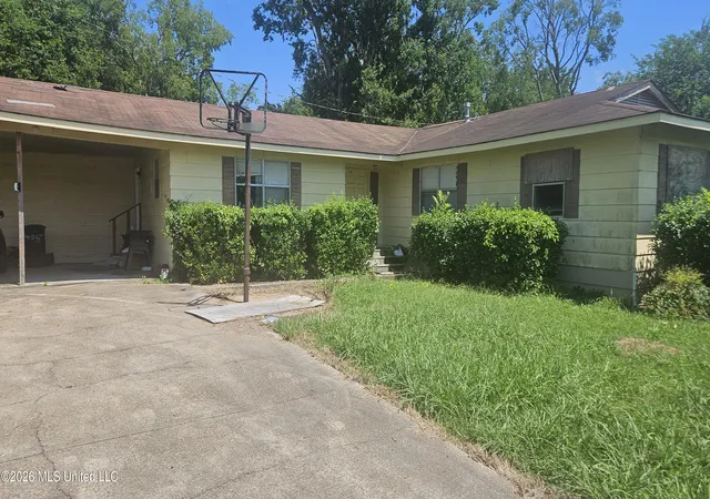 Homes for sale in Yazoo City, MS | 405 W 11th St, Yazoo City, MS 39194 | MLS# 4155448