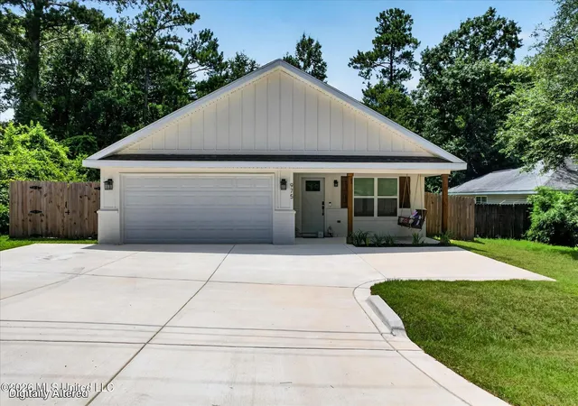 Homes for sale in Diamondhead, MS | 975 Luawai Wy, Diamondhead, MS 39525 | MLS# 4155469
