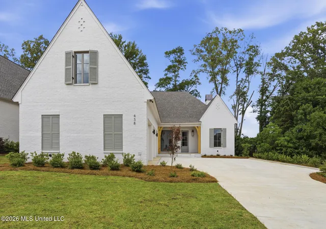 Photo 3 of Single family home for sale at 438 Whittington Cir, Madison, MS 39110 | MLS# 4155504 | Listing updated on 2026-07-12