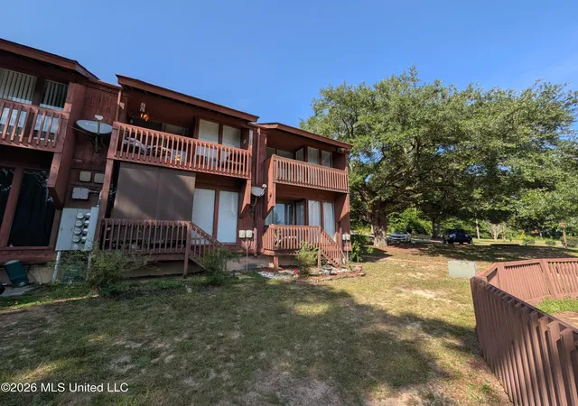 Homes for sale in Diamondhead, MS | 232 Lakeside Villla, Diamondhead, MS 39525 | MLS# 4155514