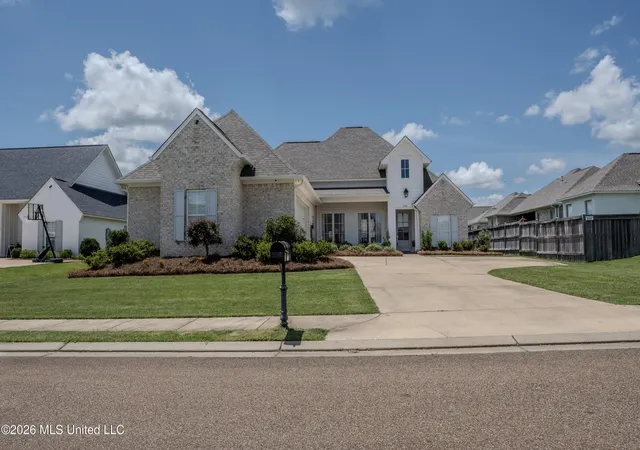 1st image of 504 E Park St, Canton, MS 39046 | MLS# 4155495