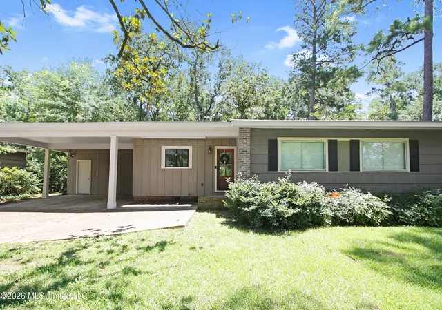 Photo 2 of Single family home for sale at 4038 Berkley Dr, Jackson, MS 39211 | MLS# 4155521 | Listing updated on 2026-09-14