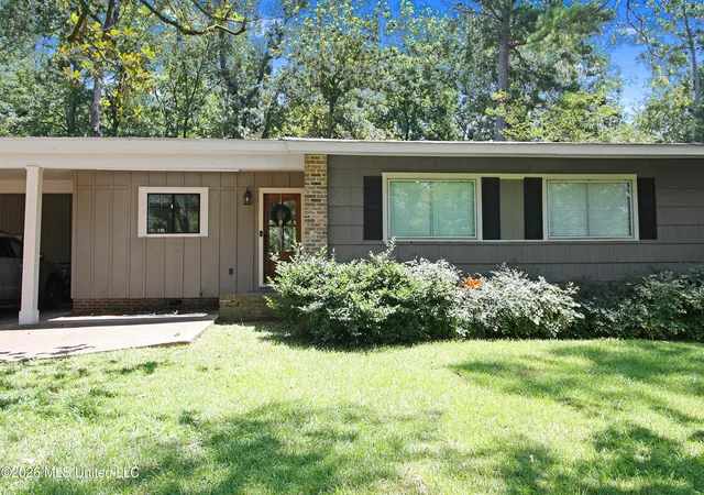 Photo 3 of Single family home for sale at 4038 Berkley Dr, Jackson, MS 39211 | MLS# 4155521 | Listing updated on 2026-09-14