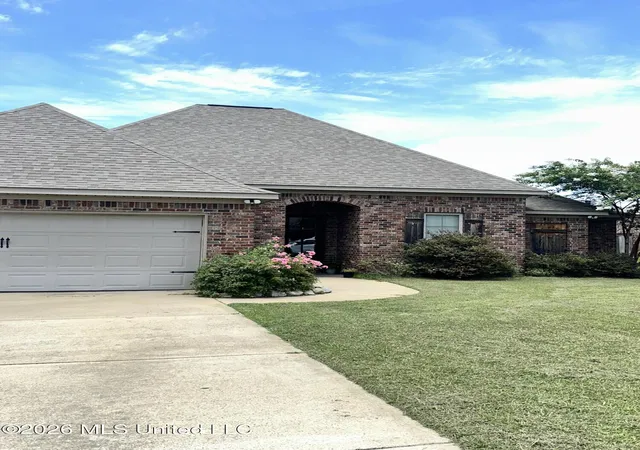 Homes for sale in Florence, MS | 407 Copper Ridge Dr, Florence, MS 39073 | MLS# 4155744