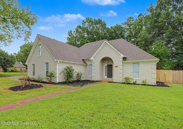 2nd image of 2215 Greencliff Dr, Southaven, MS 38672 | MLS# 4155538