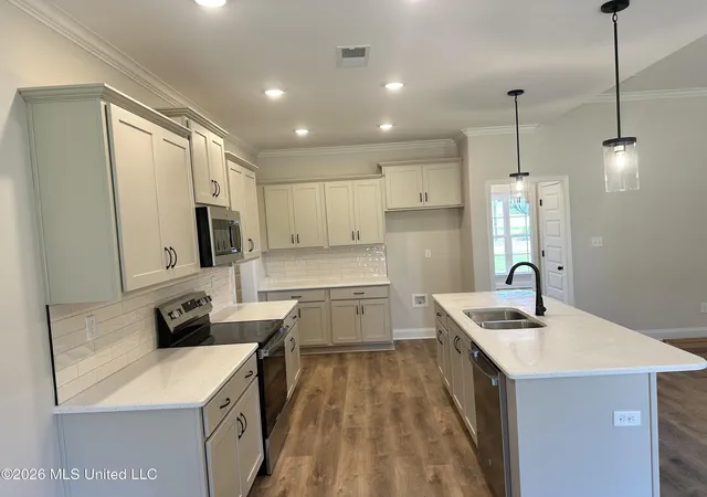 Photo 3 of Single family home for sale at 875 Hazelwood Dr, Lake Cormorant, MS 38641 | MLS# 4155547 | Listing updated on 2026-09-21