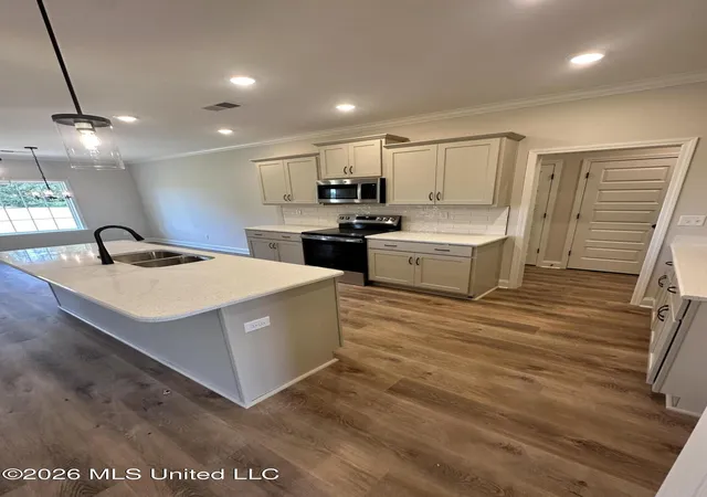 Photo 4 of Single family home for sale at 875 Hazelwood Dr, Lake Cormorant, MS 38641 | MLS# 4155547 | Listing updated on 2026-09-21