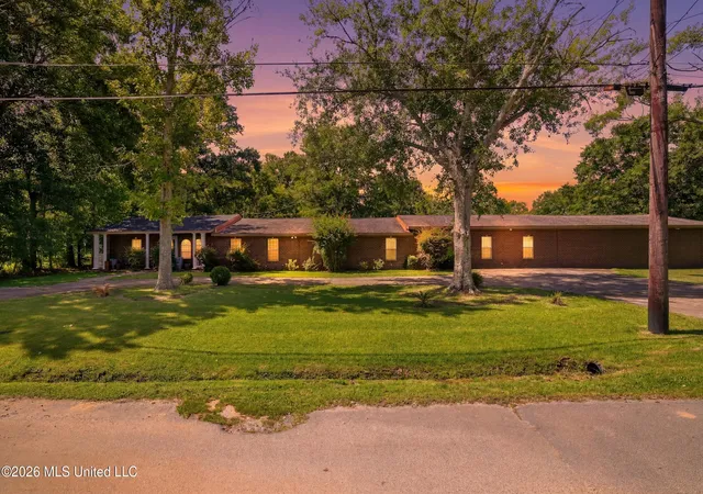 Homes for sale in Moss Point, MS | 3518 Hemlock Ave, Moss Point, MS 39563 | MLS# 4155559