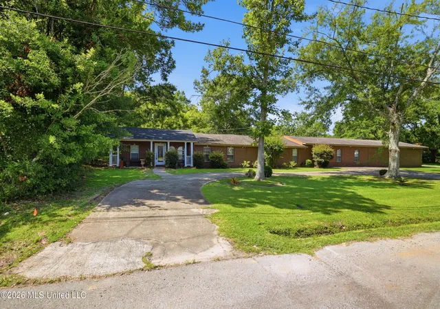 Homes for sale in Moss Point, MS | 3518 Hemlock Ave, Moss Point, MS 39563 | MLS# 4155559
