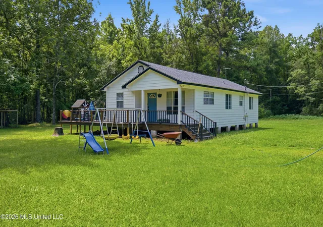 Homes for sale in Moss Point, MS | 3400 Charlie Hudson Rd, Moss Point, MS 39562 | MLS# 4155564