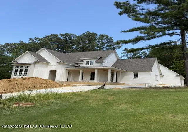 Photo 3 of Sale Pending at 216 Cottesbrooke Cir, Madison, MS 39110 | MLS# 4155563 | Listing updated on 2026-09-03