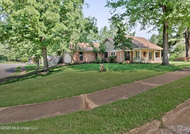 Photo 3 of Single family home for sale at 1023 Hunters Point Dr, Cordova, TN 38018 | MLS# 4159220 | Listing updated on 2026-09-14