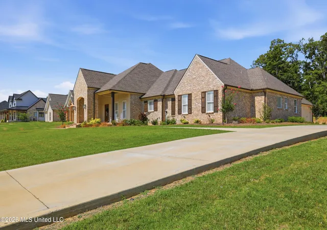 Photo 3 of Sale Pending at 114 Richburg Ct, Pearl, MS 39208 | MLS# 4155589 | Listing updated on 2026-08-30