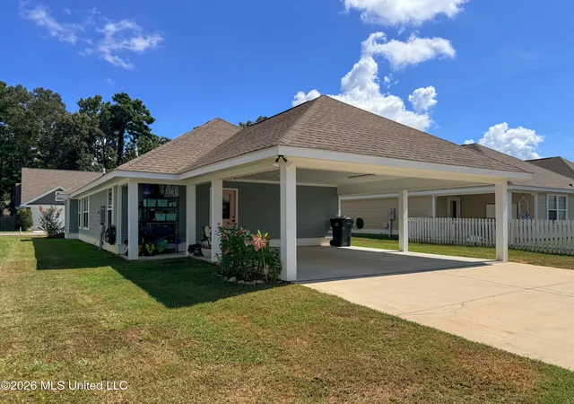 Single family home for sale at 326 Mount Pleasant Dr, Hattiesburg, MS 39402 | MLS# 4155594