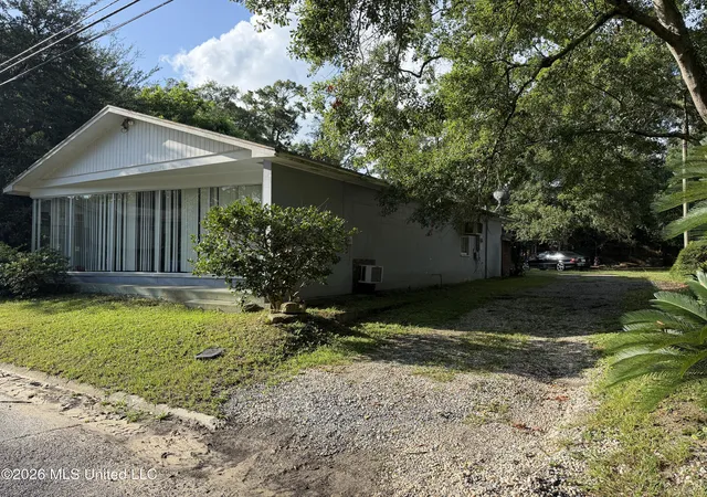 2nd image of 1310 Polk Ave, Pascagoula, MS 39567 | MLS# 4155624