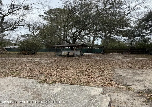 4th image of 1310 Polk Ave, Pascagoula, MS 39567 | MLS# 4155624