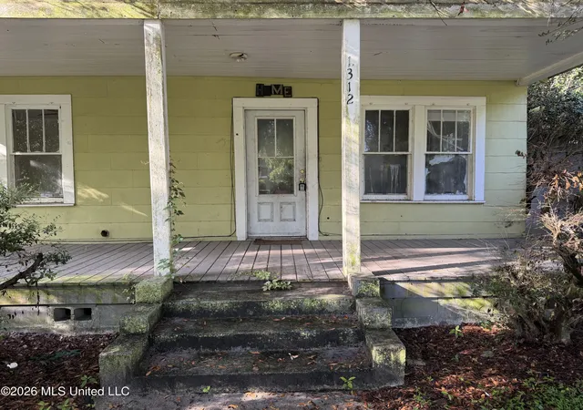 2nd image of 1312 Polk Ave, Pascagoula, MS 39567 | MLS# 4155620