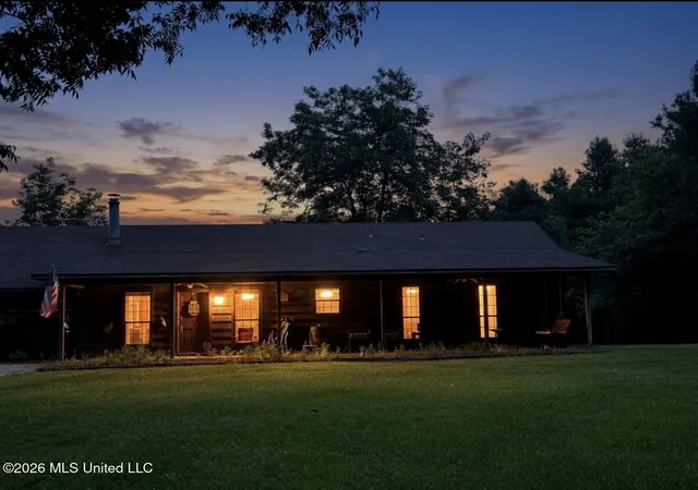 Homes for sale in Natchez, MS | 483 N Palestine Rd, Natchez, MS 39120 | MLS# 4155621