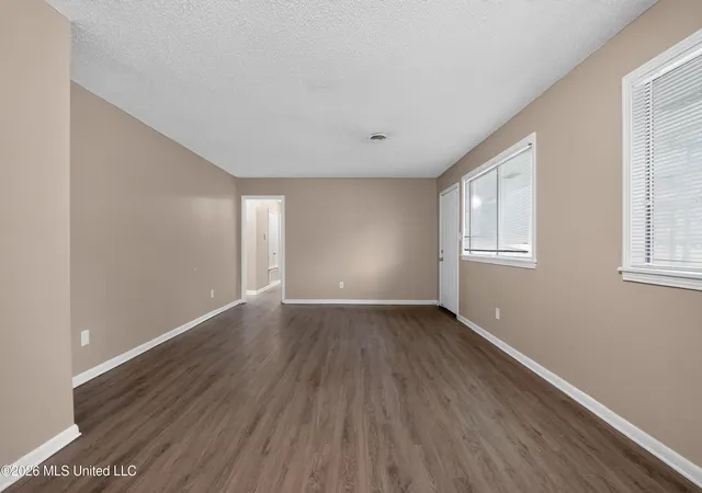 Photo 4 of Sale Pending at 133 Queen Victoria Ln, Jackson, MS 39209 | MLS# 4156054 | Listing updated on 2026-09-10