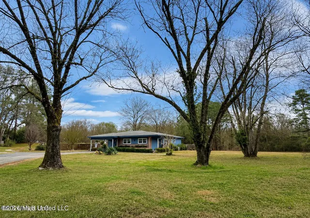 Single family home for sale at 401 Carpenter St, Utica, MS 39175 | MLS# 4156917