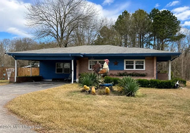 Photo 3 of Single family home for sale at 401 Carpenter St, Utica, MS 39175 | MLS# 4156917 | Listing updated on 2026-08-10