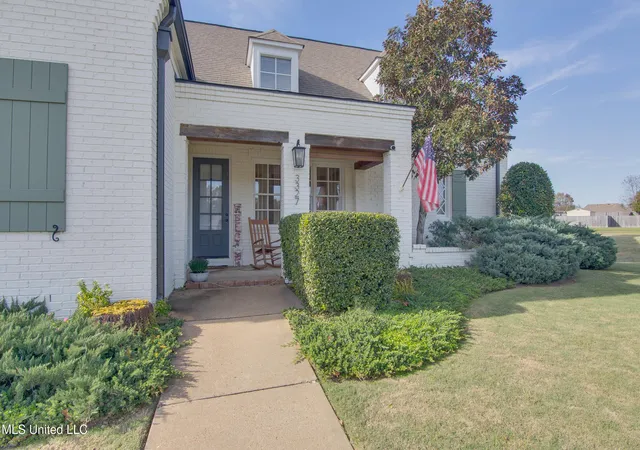 Photo 2 of Single family home for sale at 3327 Pettingill Way, Hernando, MS 38632 | MLS# 4155655 | Listing updated on 2026-07-13