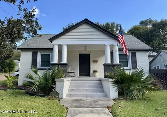 Homes for sale in Natchez, MS | 201 Magnolia Pl, Natchez, MS 39120 | MLS# 4155713