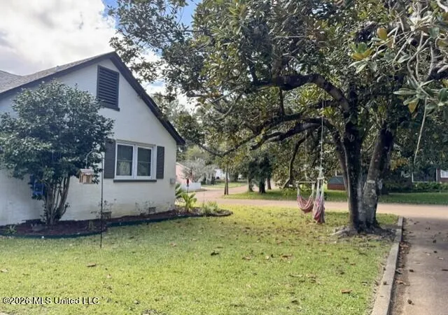 Homes for sale in Natchez, MS | 201 Magnolia Pl, Natchez, MS 39120 | MLS# 4155713