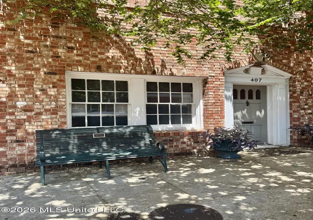 Homes for sale in Natchez, MS | 407 Franklin St, Natchez, MS 39120 | MLS# 4155726