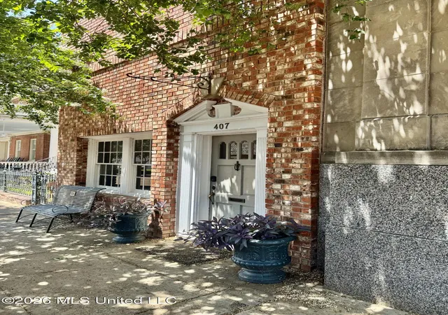 Homes for sale in Natchez, MS | 407 Franklin St, Natchez, MS 39120 | MLS# 4155726