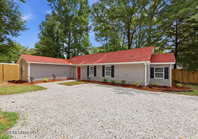 Homes for sale in Brandon, MS | 1392 Old Lake Rd, Brandon, MS 39042 | MLS# 4155793