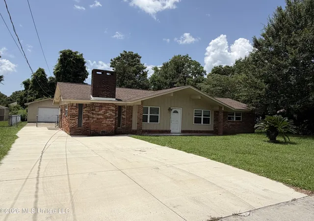 Photo 2 of Single family home for sale at 2191 Floyd Dr, Biloxi, MS 39531 | MLS# 4156408 | Listing updated on 2026-09-14