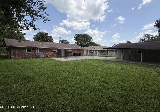 Photo 4 of Single family home for sale at 2191 Floyd Dr, Biloxi, MS 39531 | MLS# 4156408 | Listing updated on 2026-09-14