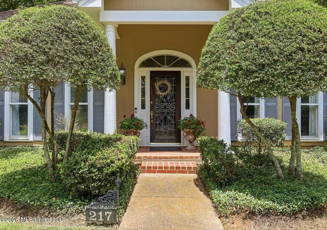 Photo 2 of Single family home for sale at 217 Oak Holw Dr, Madison, MS 39110 | MLS# 4155948 | Listing updated on 2026-10-08