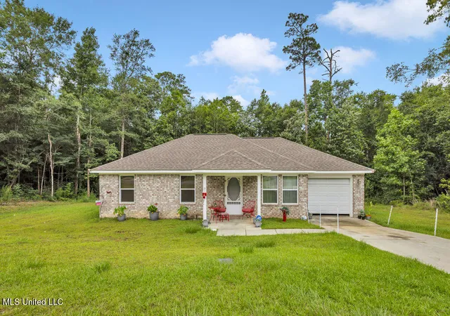 Homes for sale in Diamondhead, MS | 1084 Koloa Ct, Diamondhead, MS 39525 | MLS# 4155872