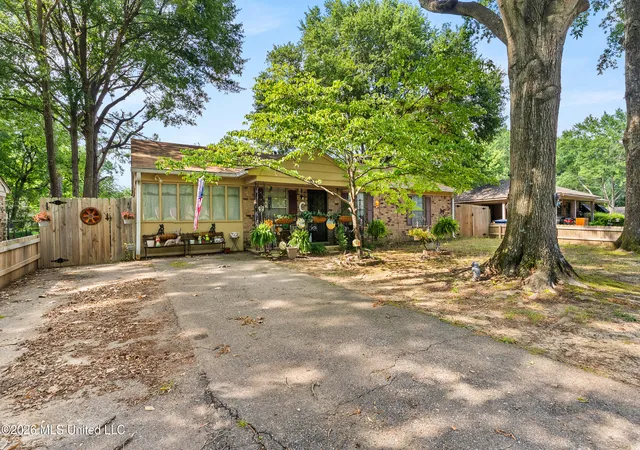 Photo 1 of Sale Pending at 3010 Normandy Dr, Horn Lake, MS 38637 | MLS# 4155799 | Listing updated on 2026-07-16