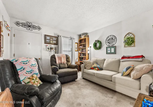 Photo 3 of Sale Pending at 3010 Normandy Dr, Horn Lake, MS 38637 | MLS# 4155799 | Listing updated on 2026-07-16