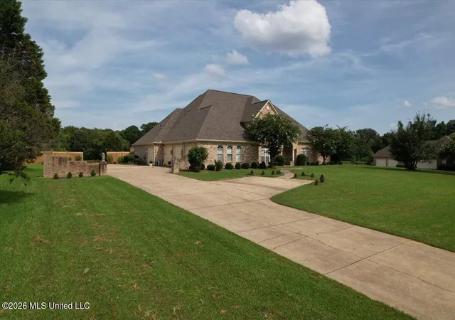 Photo 2 of Mansion for sale at 219 Sunset Cir, Madison, MS 39110 | MLS# 4157800 | Listing updated on 2026-09-15