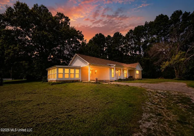 Homes for sale in Lake Cormorant, MS | 35 Hwy 301, Lake Cormorant, MS 38641 | MLS# 4155819