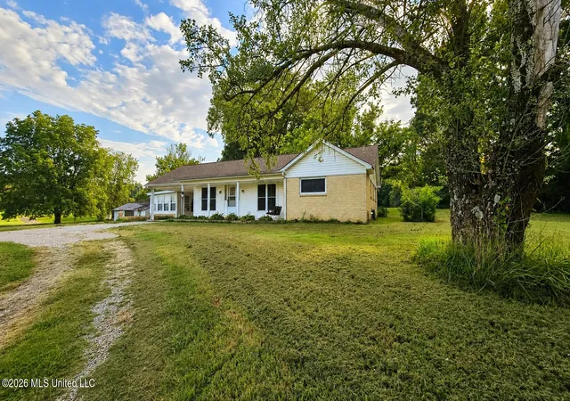 Homes for sale in Lake Cormorant, MS | 35 Hwy 301, Lake Cormorant, MS 38641 | MLS# 4155819