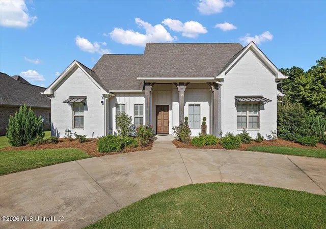 Photo 1 of Single family home for sale at 100 Camden Lake Dr, Madison, MS 39110 | MLS# 4155945 | Listing updated on 2026-09-16