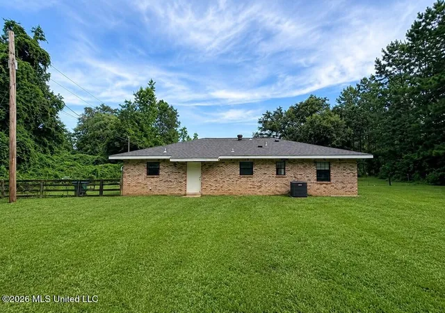 4th image of 39 Leo Eaves Rd, Picayune, MS 39466 | MLS# 4155858
